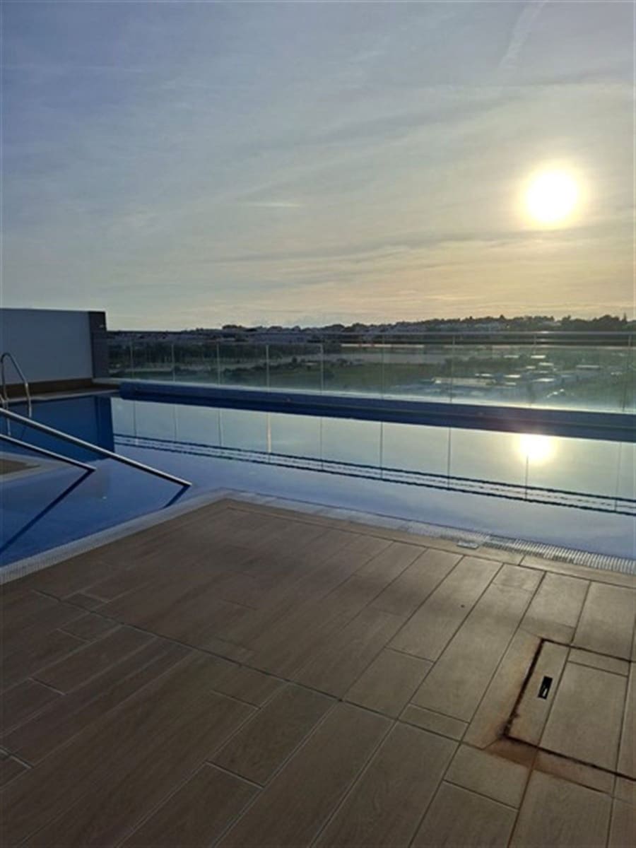 Apartamento de 2 habitaciones en Nueva Andalucia en venta - 380.000 € (Ref: 9472823)