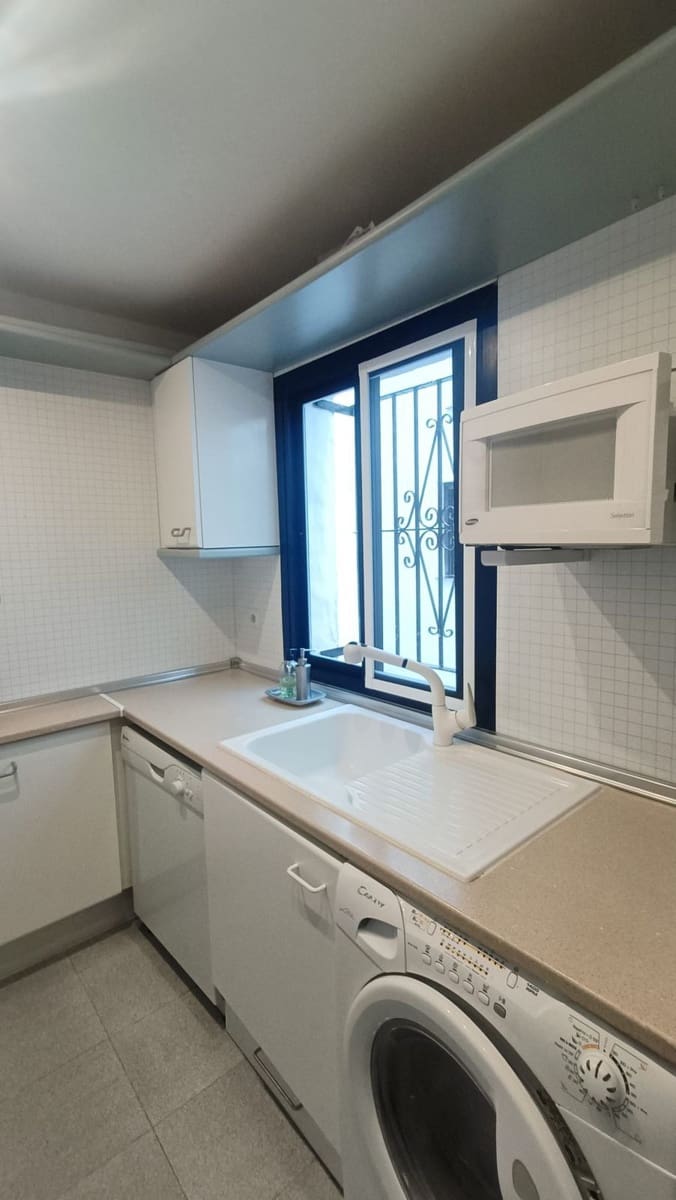 2 bedroom Apartment for sale in Puerto Banus - € 560,000 (Ref: 9472825)