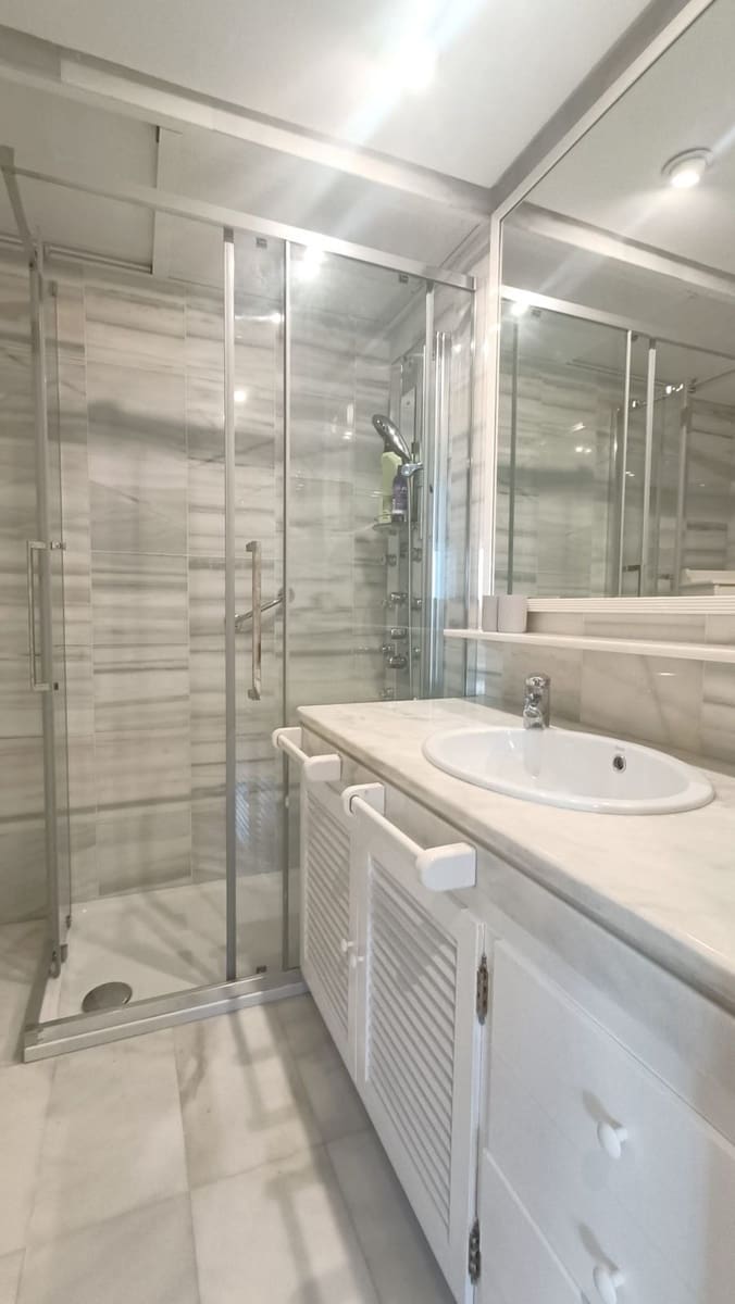 2 bedroom Apartment for sale in Puerto Banus - € 560,000 (Ref: 9472825)