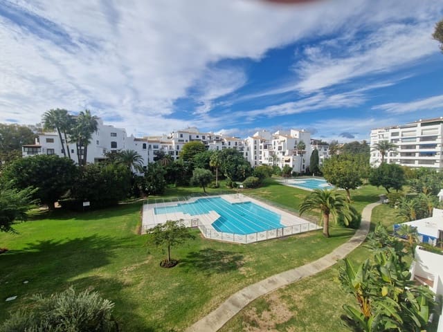 2 bedroom Apartment for sale in Puerto Banus, Marbella - € 560,000 (Ref: 9472825)
