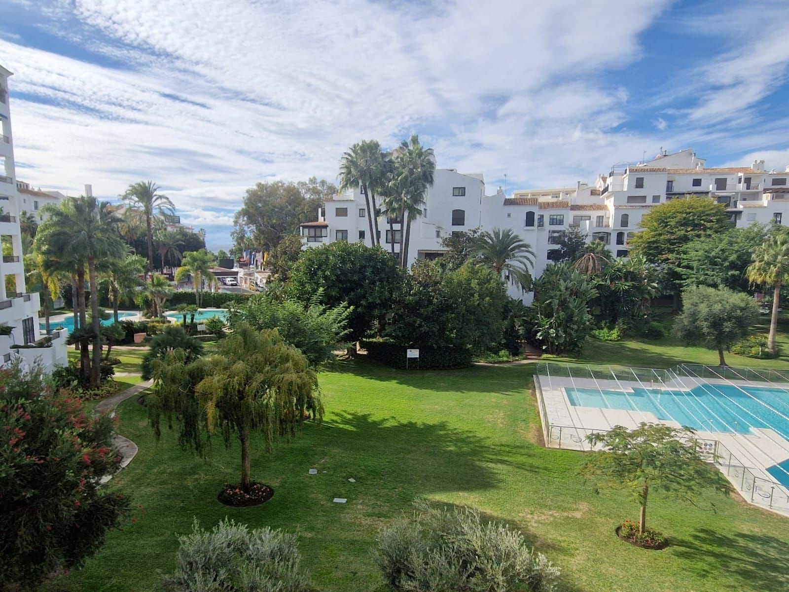2 bedroom Apartment for sale in Puerto Banus - € 560,000 (Ref: 9472825)