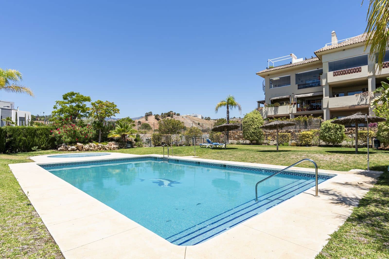 3 slaapkamer Appartement te koop in New Golden Mile - € 390.000 (Ref: 9472829)