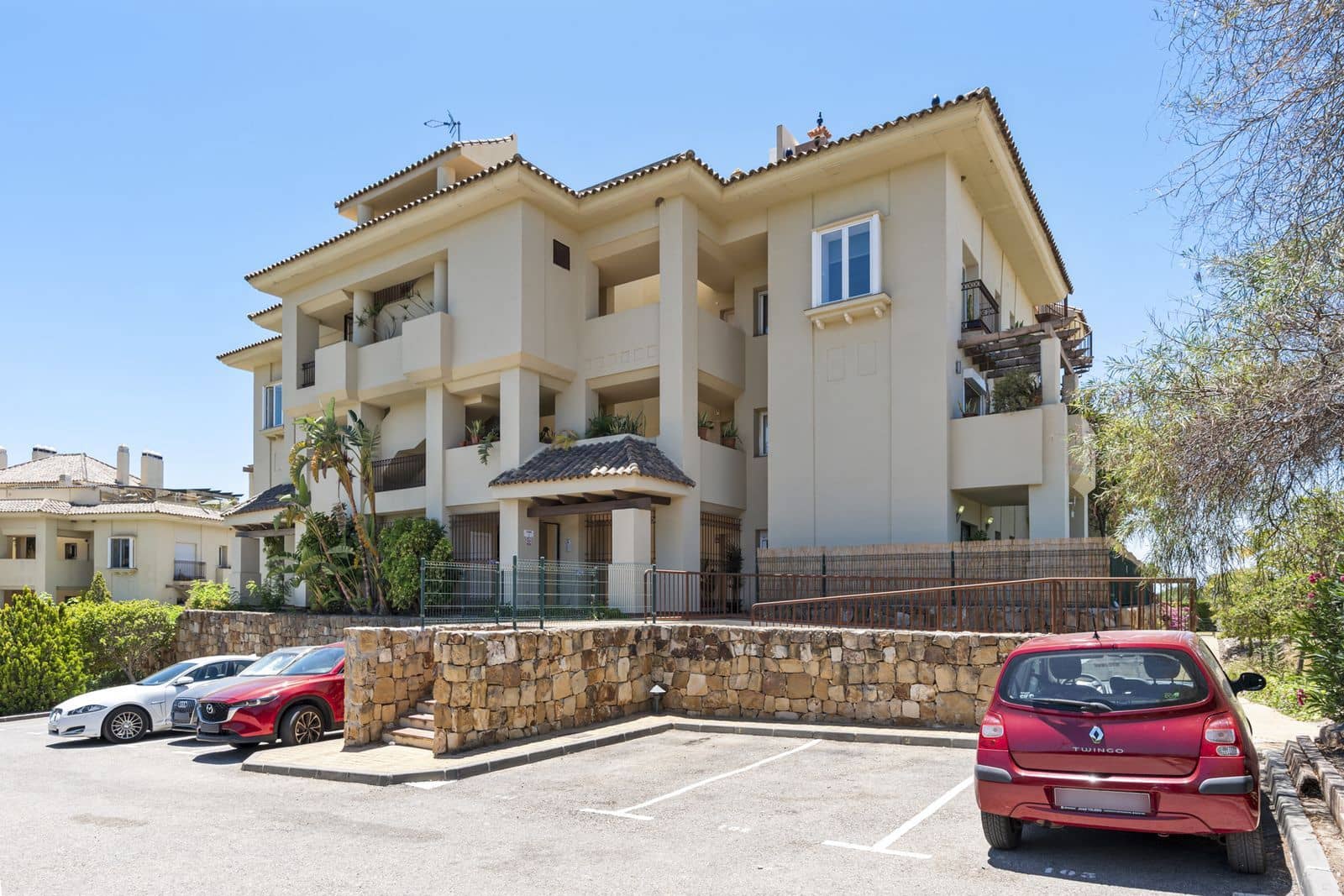 3 slaapkamer Appartement te koop in New Golden Mile - € 390.000 (Ref: 9472829)