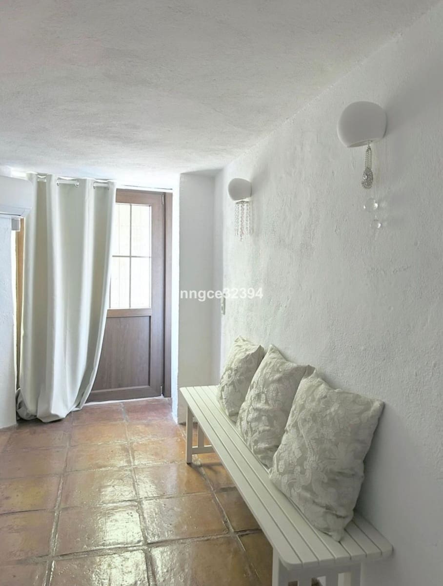 Chalet de 4 habitaciones en Benahavís en venta - 880.000 € (Ref: 9472833)