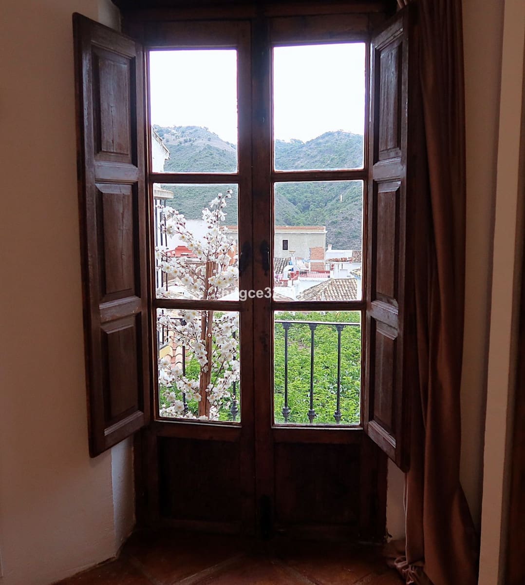 Chalet de 4 habitaciones en Benahavís en venta - 880.000 € (Ref: 9472833)