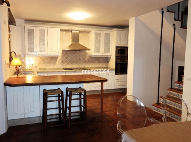 Chalet de 4 habitaciones en Benahavís en venta - 880.000 € (Ref: 9472833)