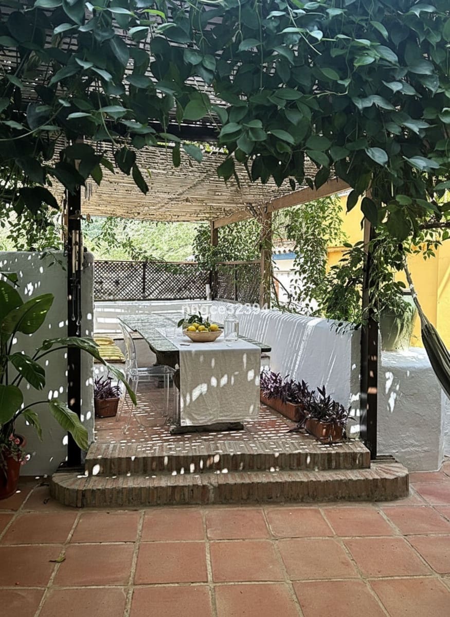 Chalet de 4 habitaciones en Benahavís en venta - 880.000 € (Ref: 9472833)