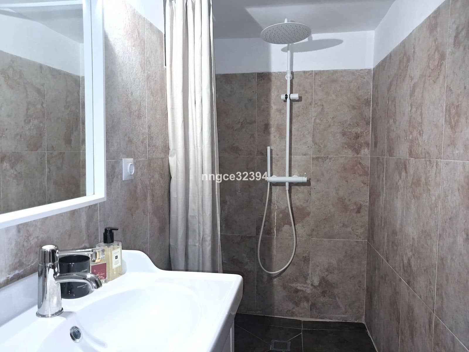 Chalet de 4 habitaciones en Benahavís en venta - 880.000 € (Ref: 9472833)