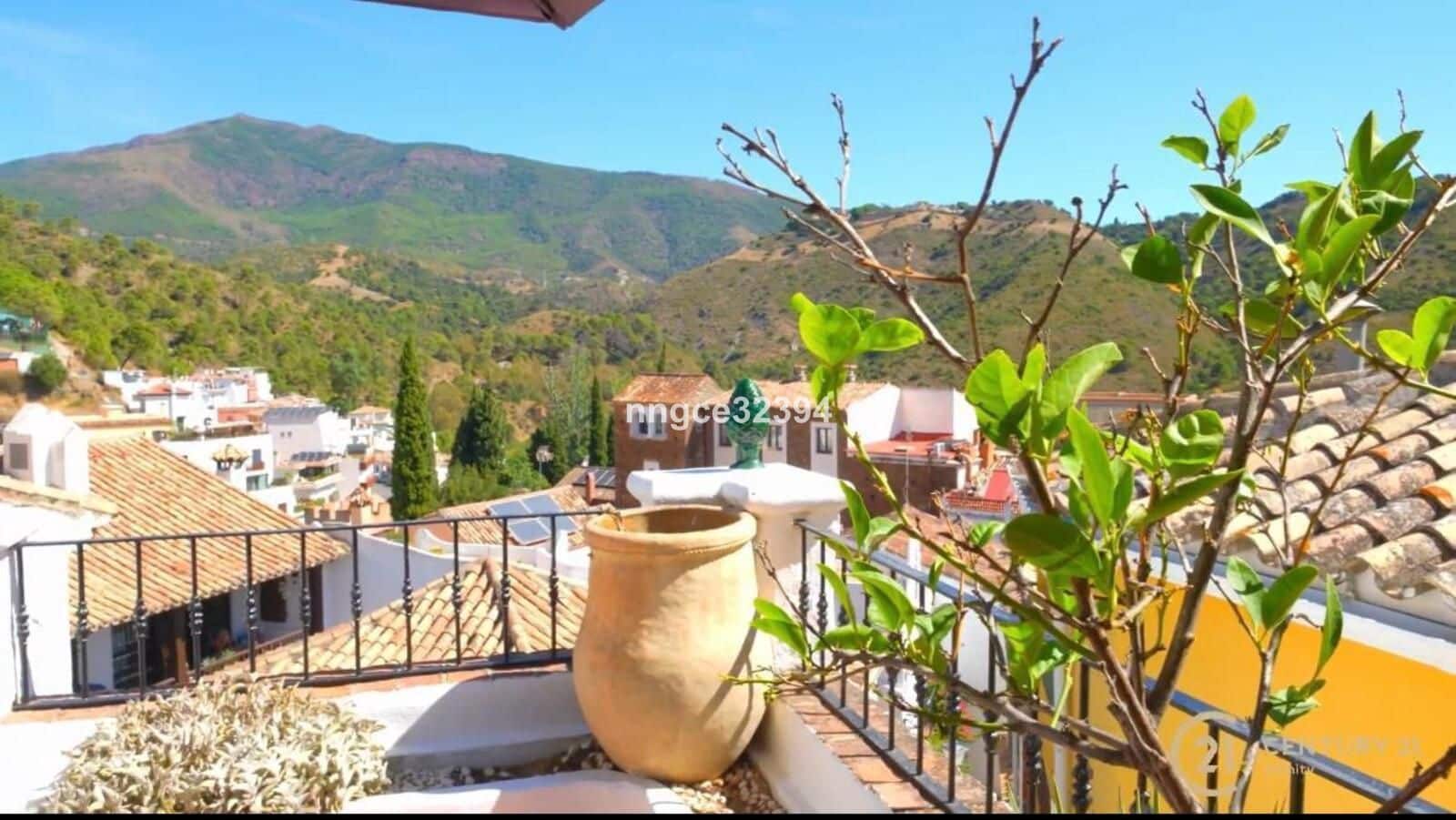Chalet de 4 habitaciones en Benahavís en venta - 880.000 € (Ref: 9472833)