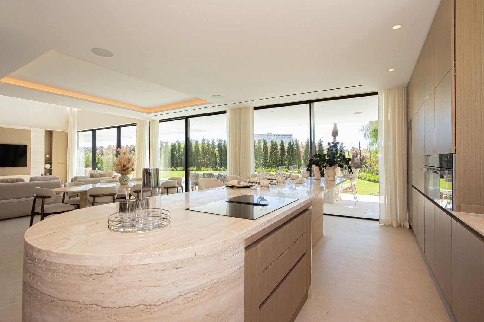 6 Zimmer Villa zu verkaufen in Los Monteros - 8.750.000 € (Ref: 9472847)