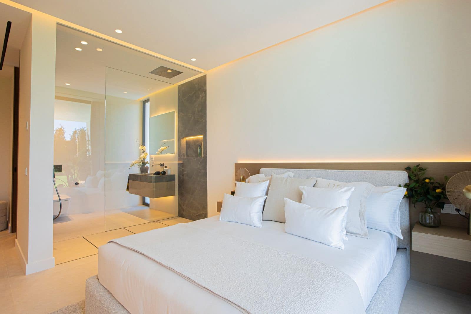 6 Zimmer Villa zu verkaufen in Los Monteros - 8.750.000 € (Ref: 9472847)