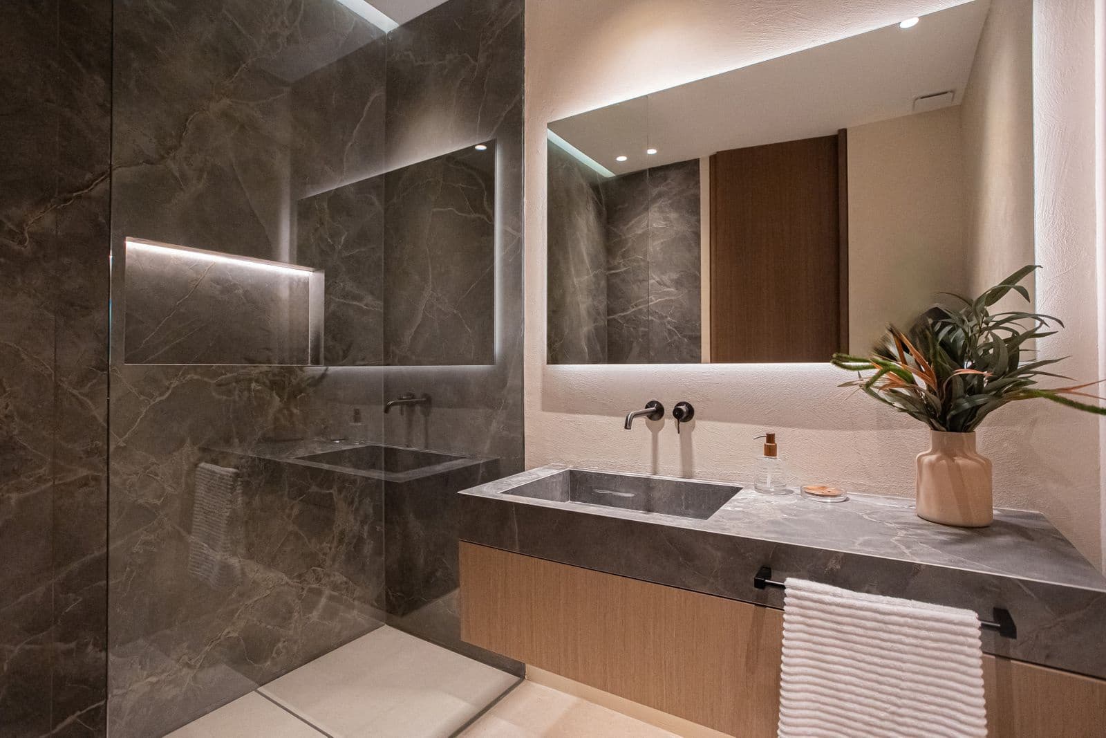 6 Zimmer Villa zu verkaufen in Los Monteros - 8.750.000 € (Ref: 9472847)