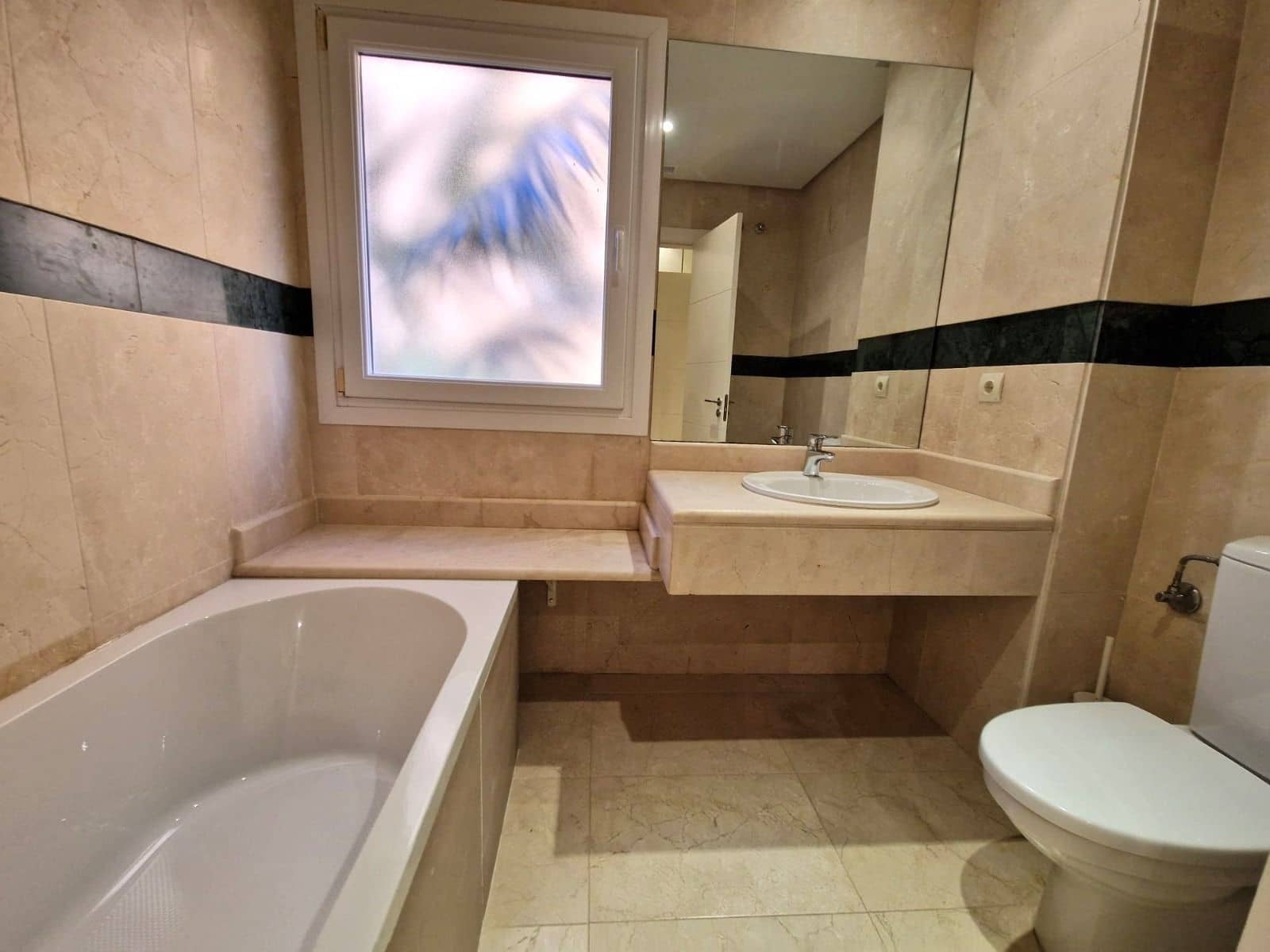 2 bedroom Apartment for sale in Marbella - € 585,000 (Ref: 9472850)