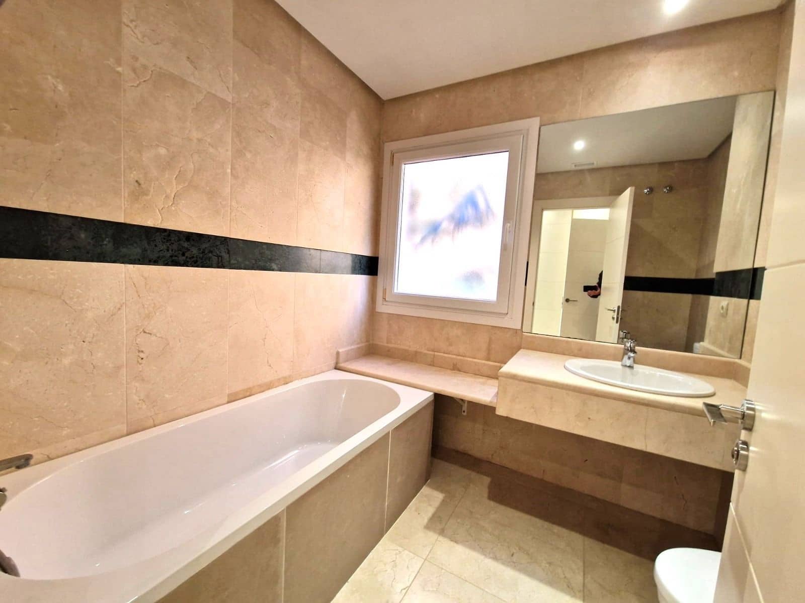 2 bedroom Apartment for sale in Marbella - € 585,000 (Ref: 9472850)