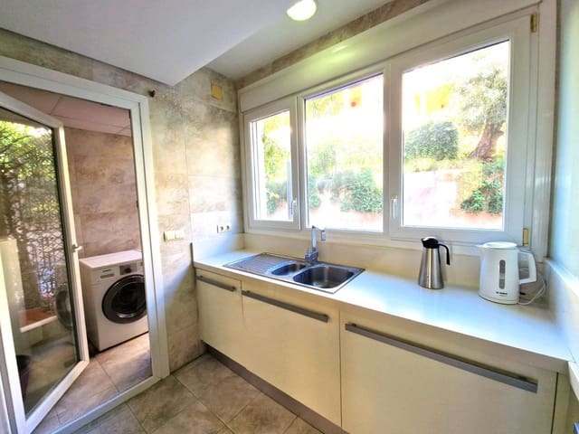 2 bedroom Apartment for sale in Marbella - € 585,000 (Ref: 9472850)