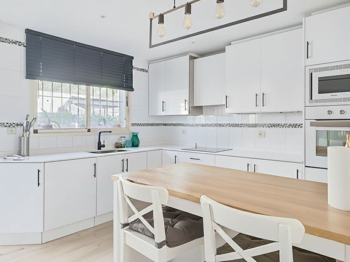 2 slaapkamer Halfvrijstaande villa te koop in Estepona - € 777.000 (Ref: 9472860)