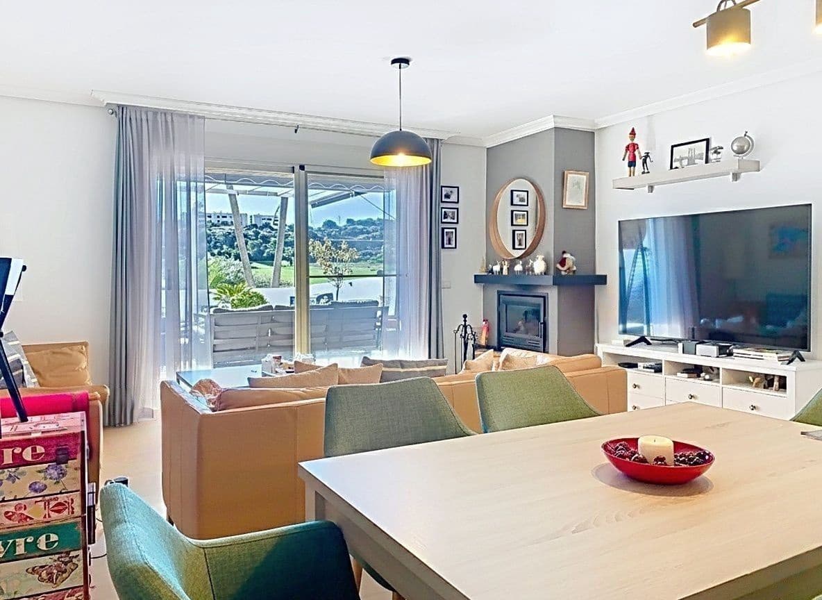 2 slaapkamer Halfvrijstaande villa te koop in Estepona - € 777.000 (Ref: 9472860)