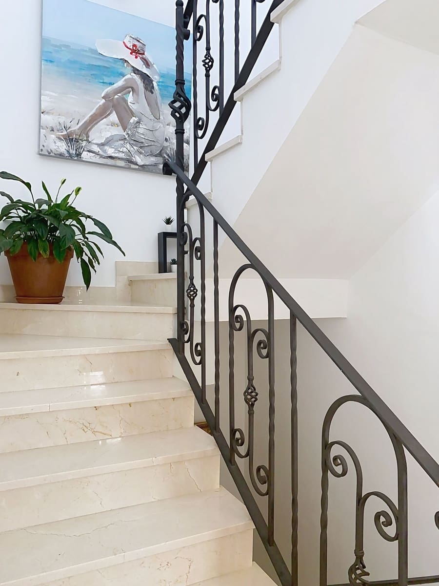 2 slaapkamer Halfvrijstaande villa te koop in Estepona - € 777.000 (Ref: 9472860)