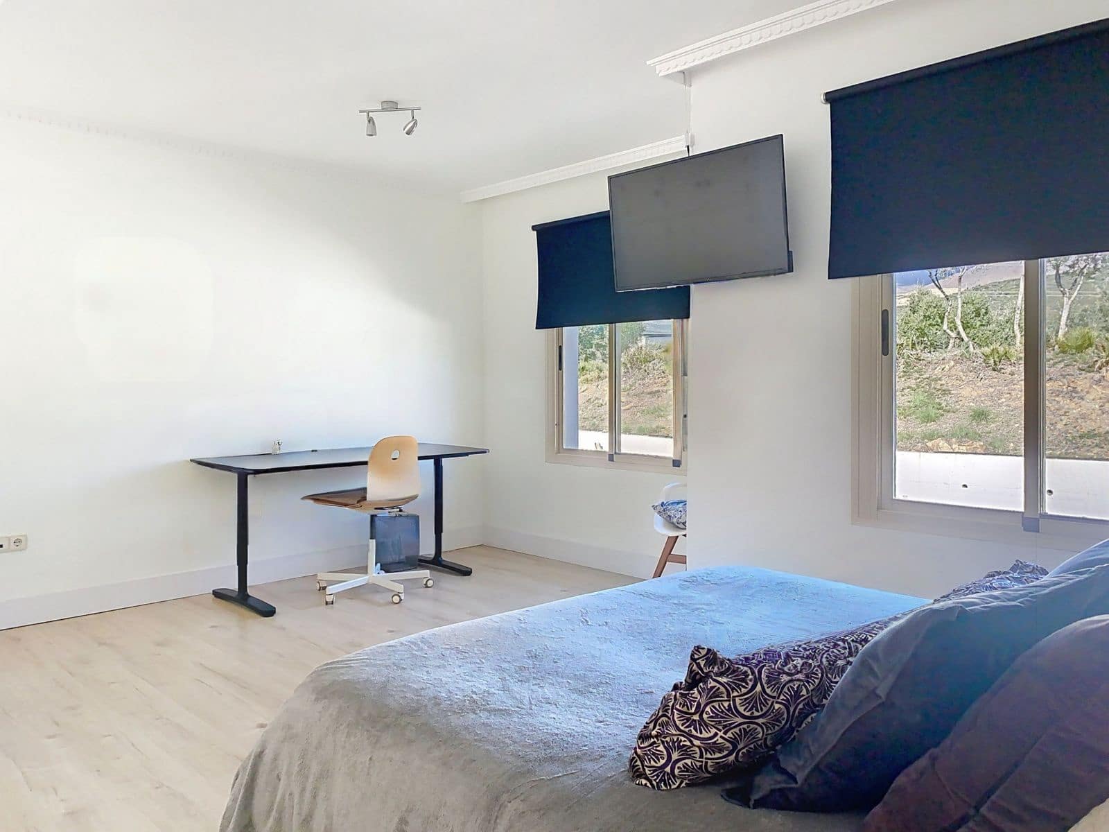 2 slaapkamer Halfvrijstaande villa te koop in Estepona - € 777.000 (Ref: 9472860)