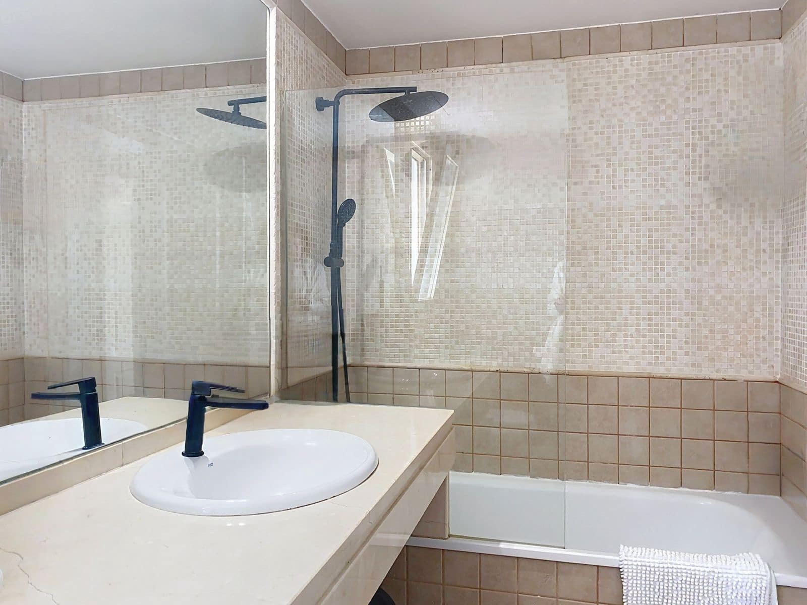 2 slaapkamer Halfvrijstaande villa te koop in Estepona - € 777.000 (Ref: 9472860)