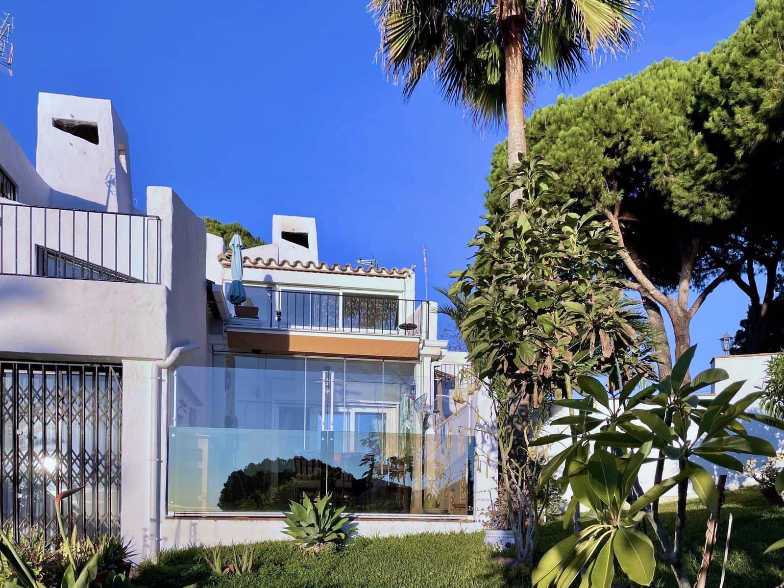 Chalet de 2 habitaciones en Bahia de Casares en venta - 418.000 € (Ref: 9472869)