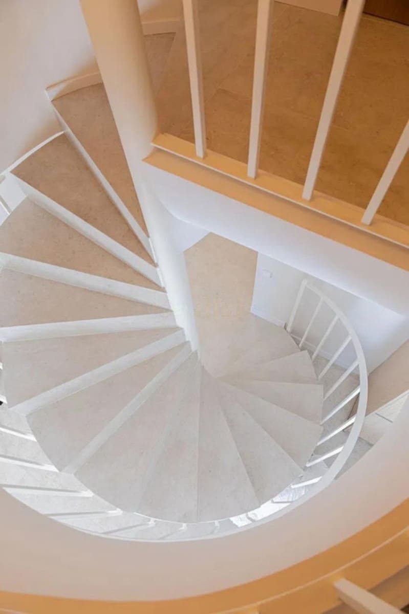 Ático de 4 habitaciones en Nueva Andalucia en venta - 1.350.000 € (Ref: 9472876)