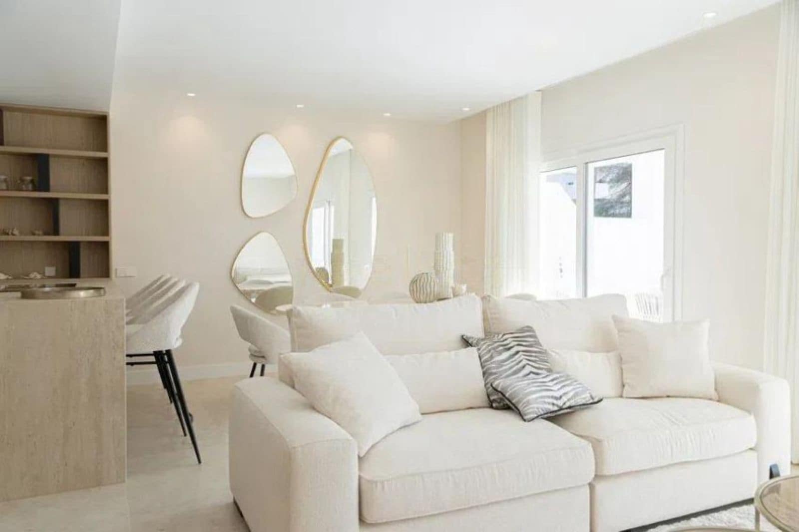 Ático de 4 habitaciones en Nueva Andalucia en venta - 1.350.000 € (Ref: 9472876)