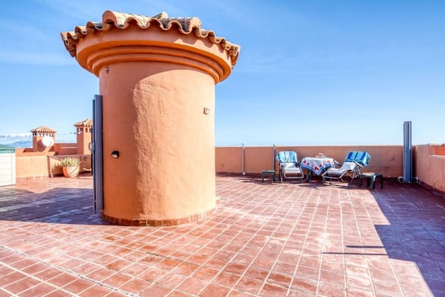 Ático de 3 habitaciones en La Duquesa / Puerto de la Duquesa, Manilva en venta - 450.000 € (Ref: 9472880)