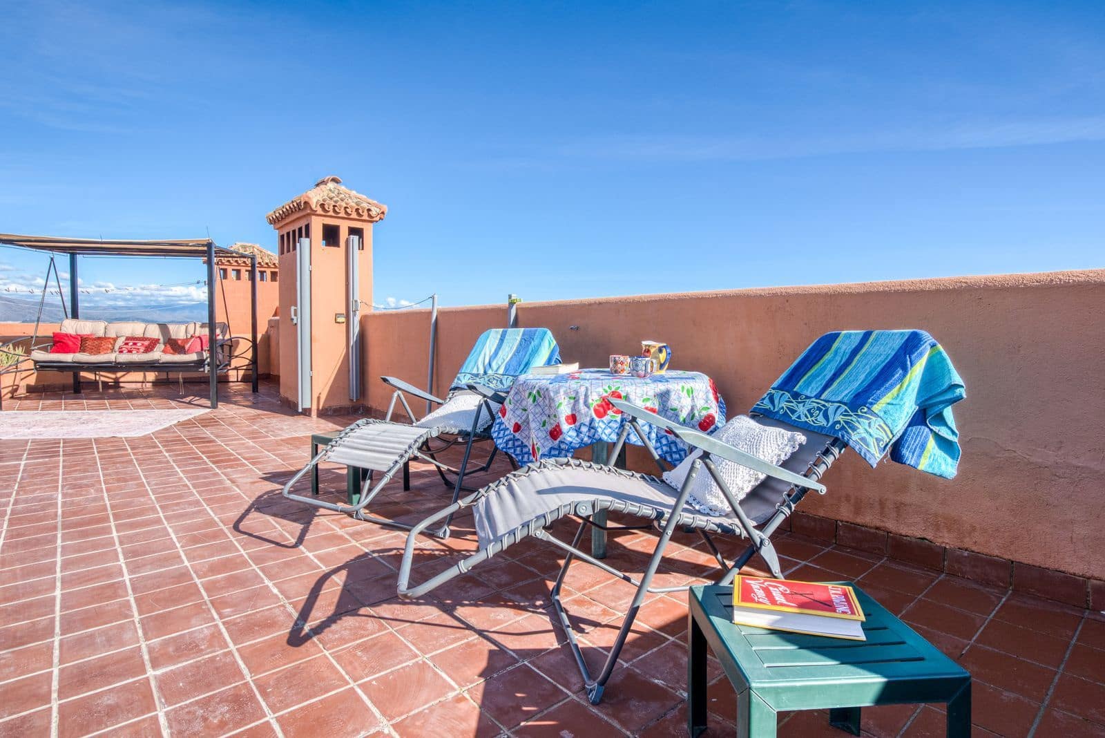 Ático de 3 habitaciones en La Duquesa / Puerto de la Duquesa en venta - 450.000 € (Ref: 9472880)