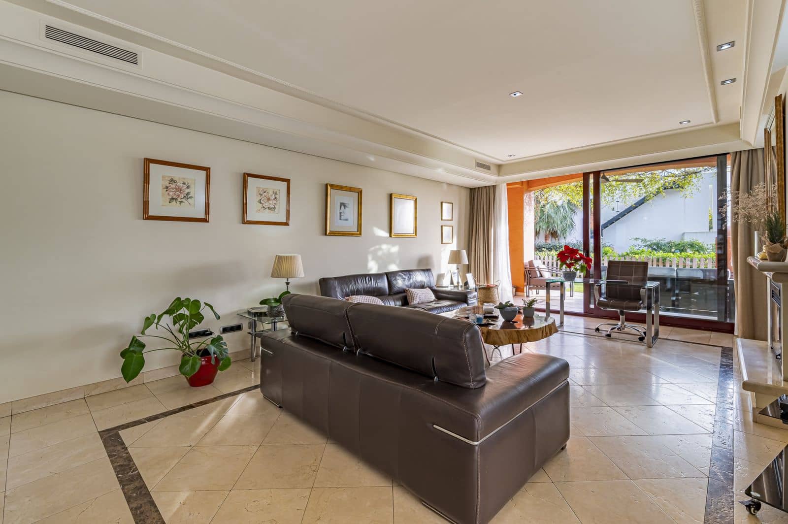 4 soveværelse Semi-Rækkehus til salg i Golden Mile - € 1.425.000 (Ref: 9497316)