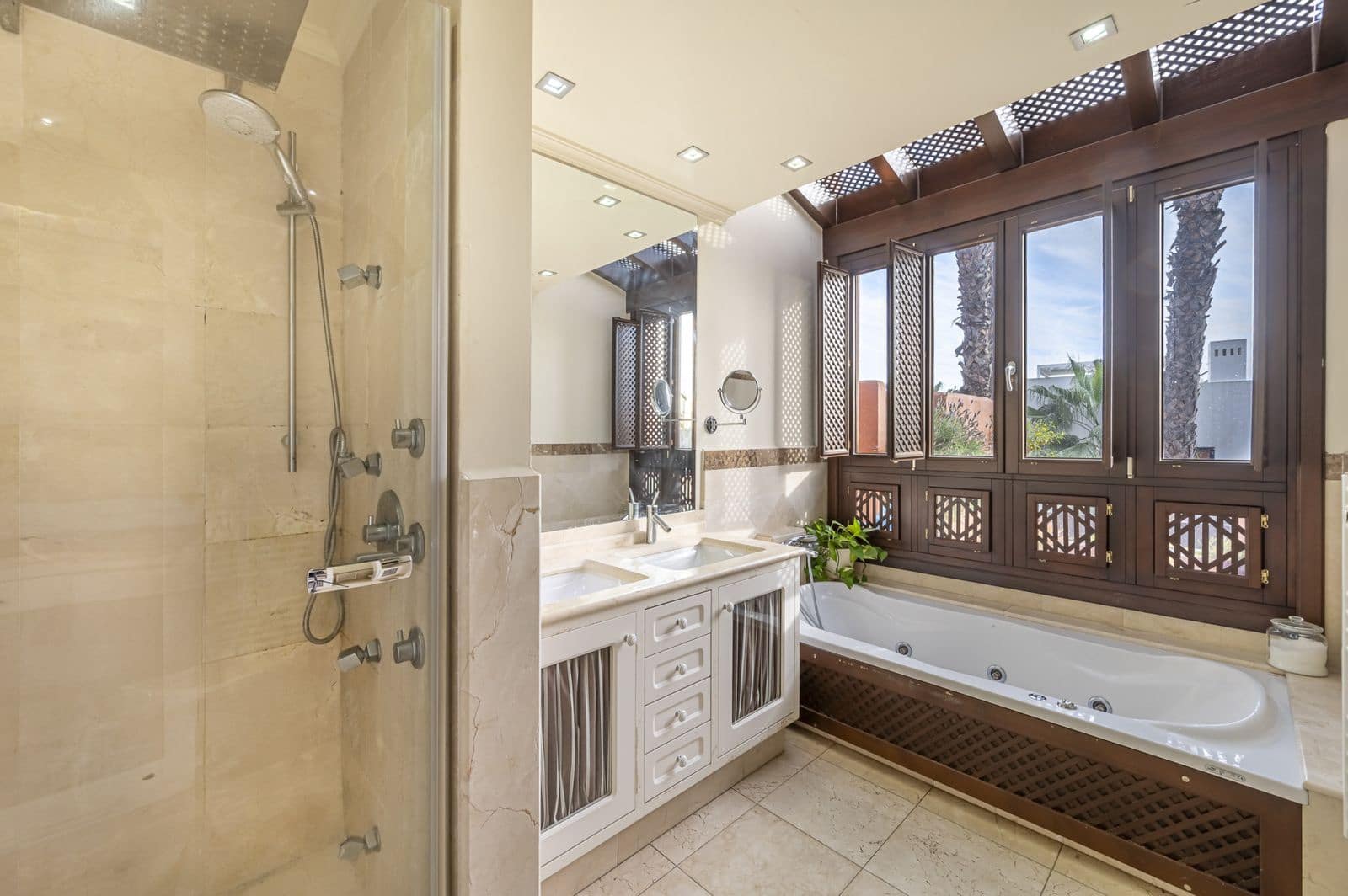 4 soveværelse Semi-Rækkehus til salg i Golden Mile - € 1.425.000 (Ref: 9497316)