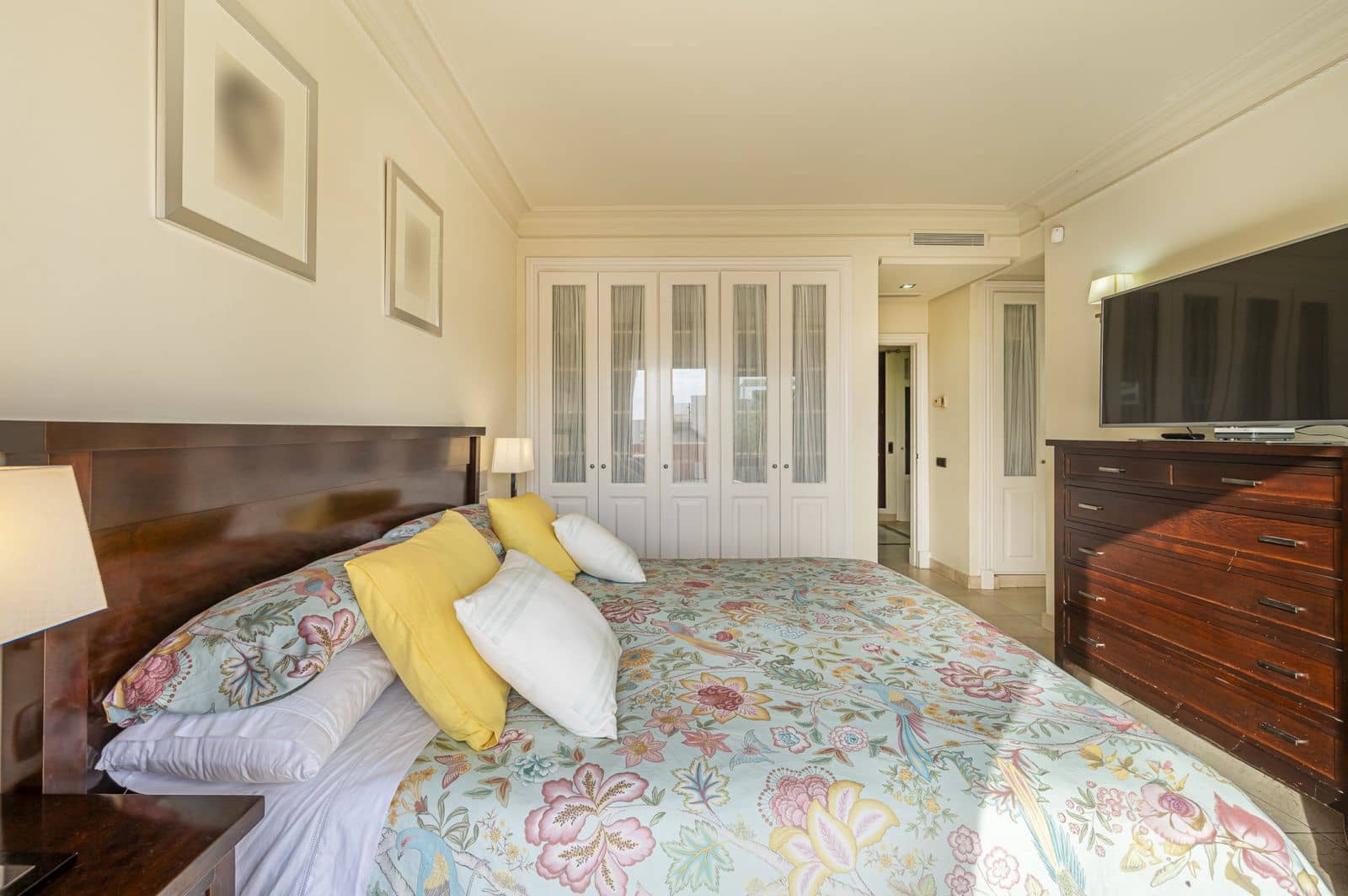 4 soveværelse Semi-Rækkehus til salg i Golden Mile - € 1.425.000 (Ref: 9497316)