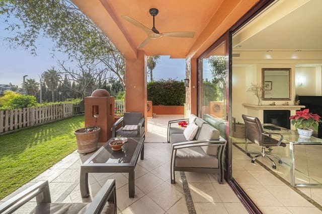 4 soveværelse Semi-Rækkehus til salg i Golden Mile, Marbella - € 1.425.000 (Ref: 9497316)