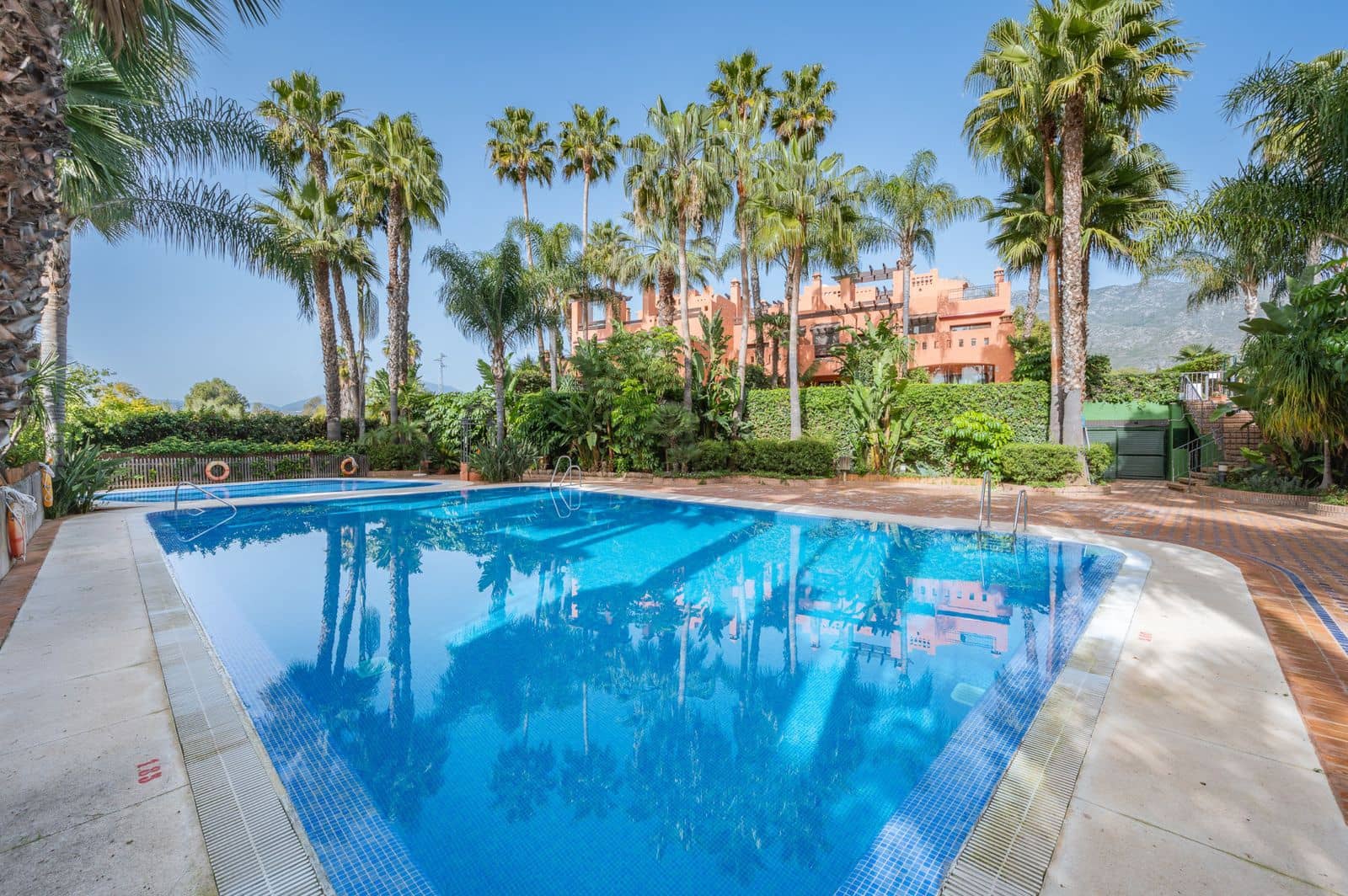 4 soveværelse Semi-Rækkehus til salg i Golden Mile - € 1.425.000 (Ref: 9497316)