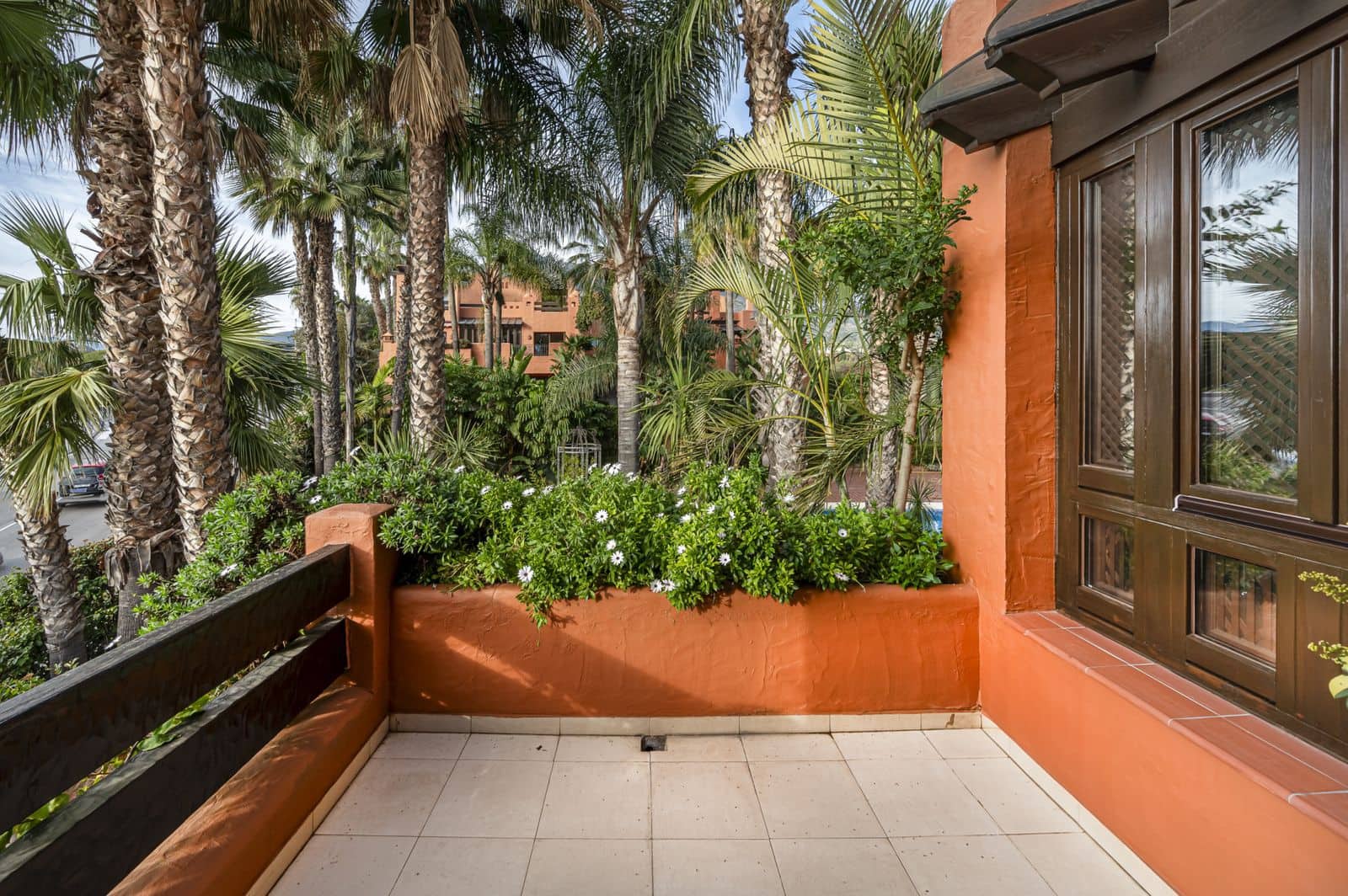 4 soveværelse Semi-Rækkehus til salg i Golden Mile - € 1.425.000 (Ref: 9497316)