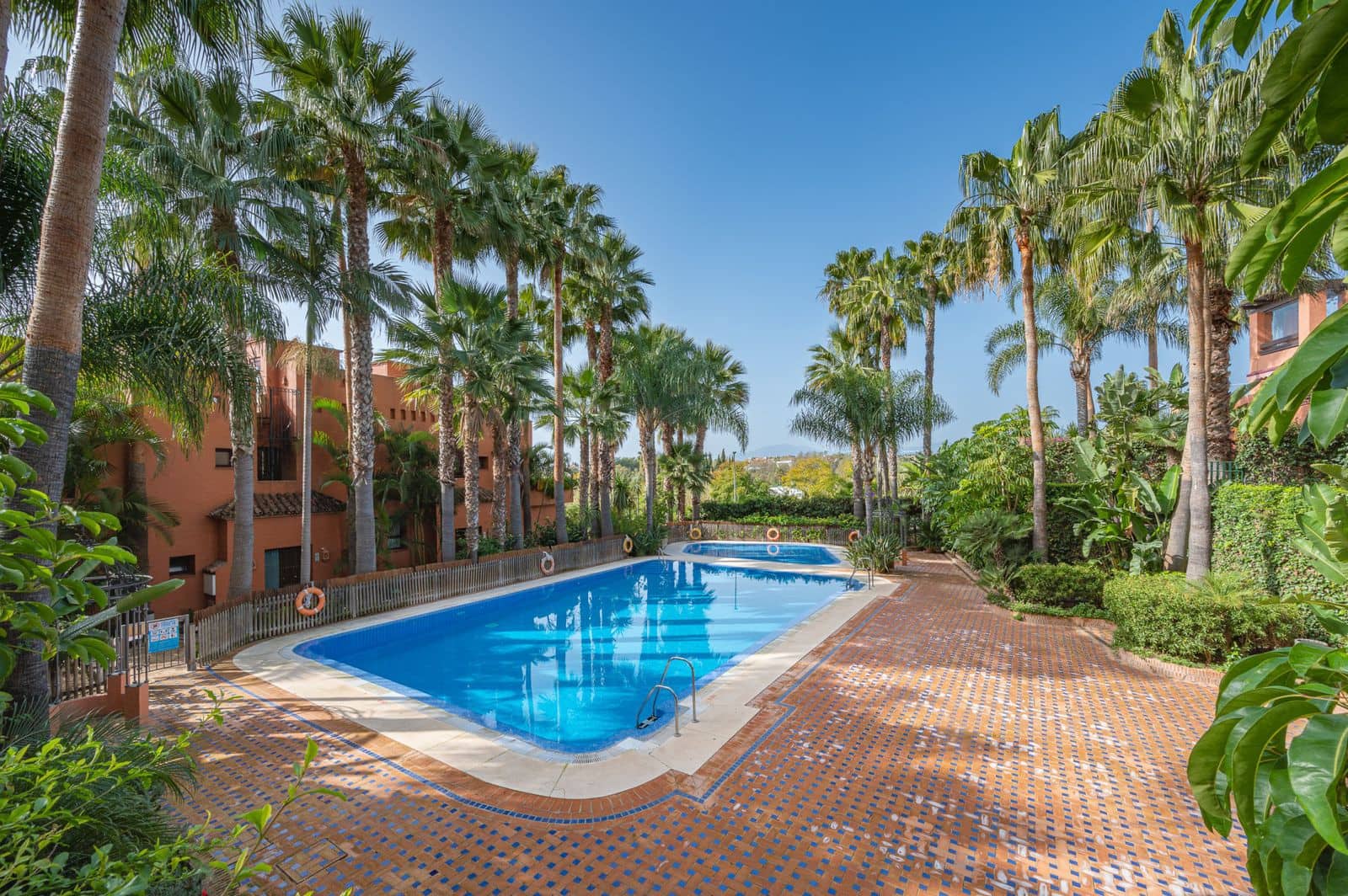 4 soveværelse Semi-Rækkehus til salg i Golden Mile - € 1.425.000 (Ref: 9497316)