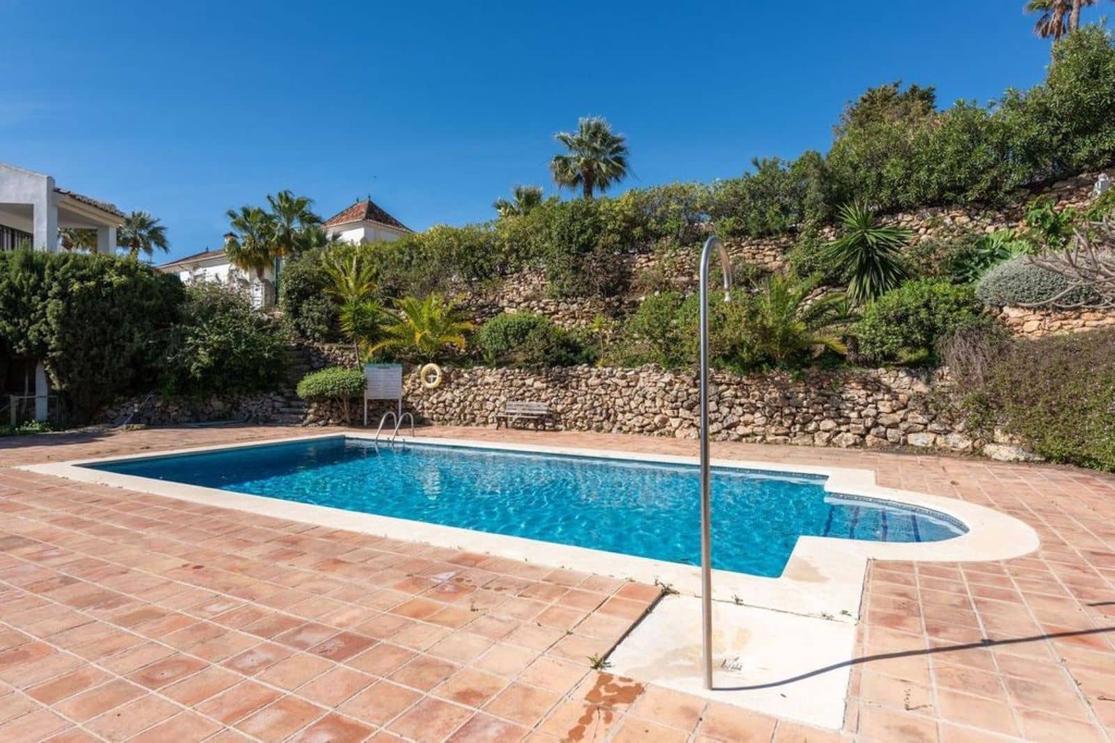 Chalet de 3 habitaciones en Calahonda en venta - 595.000 € (Ref: 9497325)