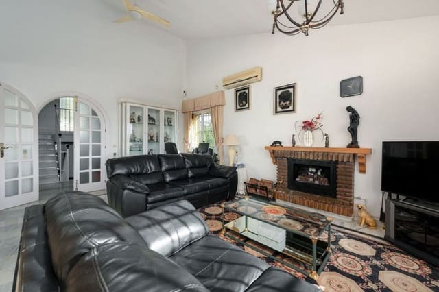 Chalet de 3 habitaciones en Calahonda, Mijas en venta - 595.000 € (Ref: 9497325)