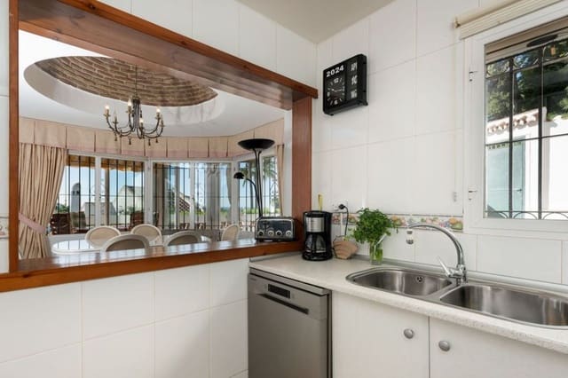 Chalet de 3 habitaciones en Calahonda, Mijas en venta - 595.000 € (Ref: 9497325)