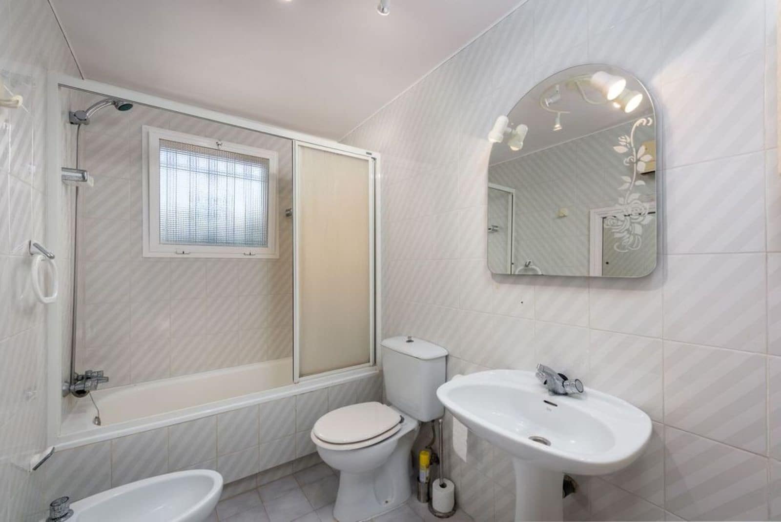 Chalet de 3 habitaciones en Calahonda en venta - 595.000 € (Ref: 9497325)