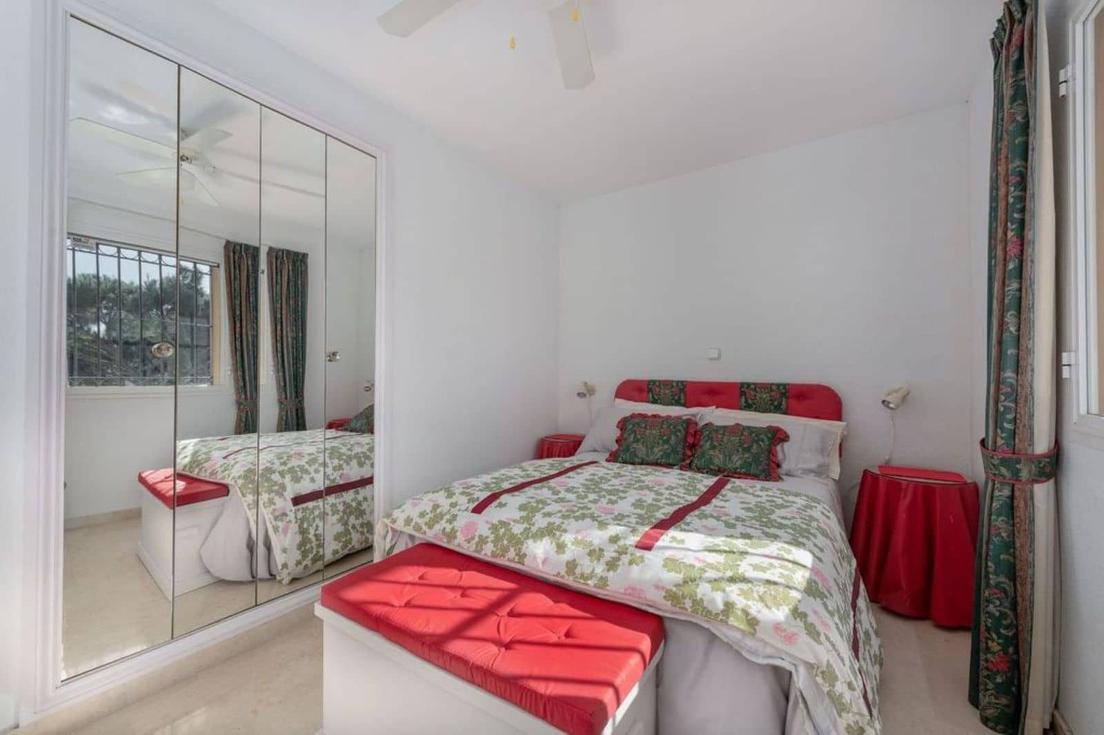 Chalet de 3 habitaciones en Calahonda en venta - 595.000 € (Ref: 9497325)