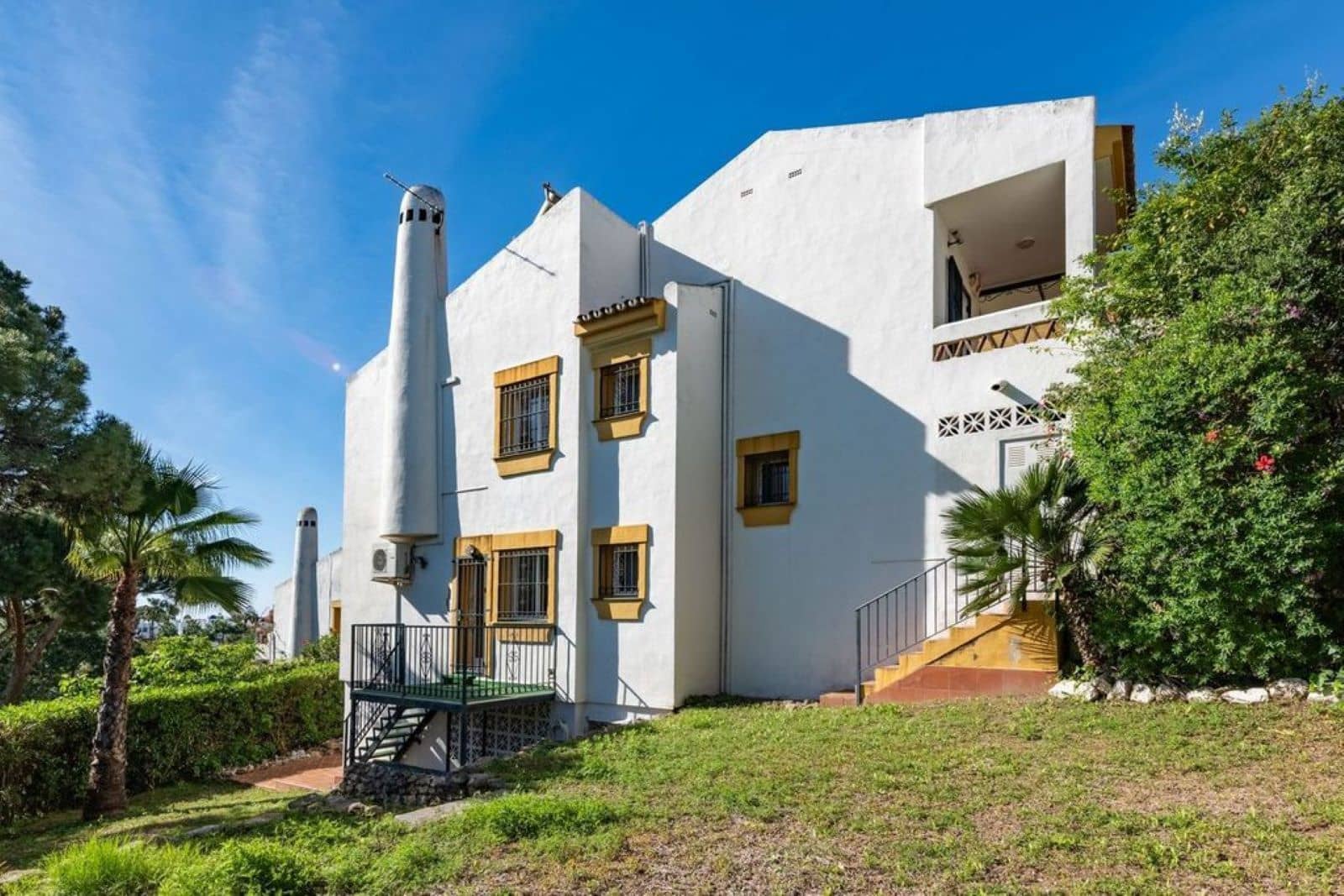 Chalet de 3 habitaciones en Calahonda en venta - 595.000 € (Ref: 9497325)