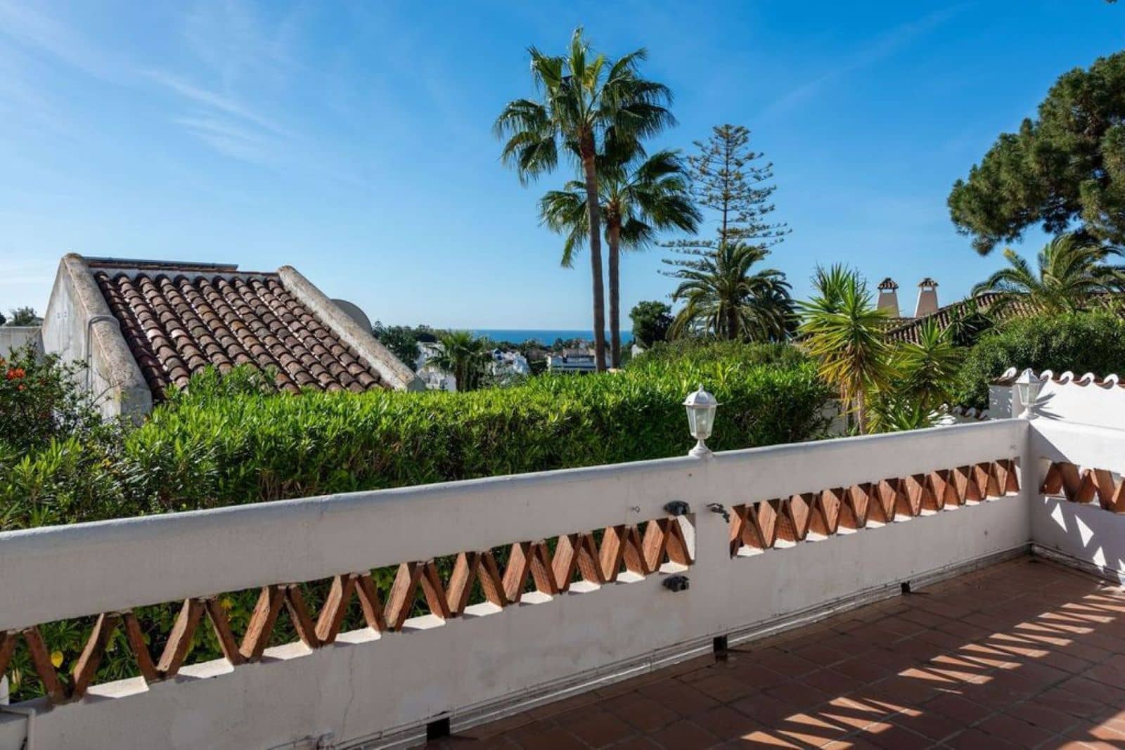 Chalet de 3 habitaciones en Calahonda en venta - 595.000 € (Ref: 9497325)