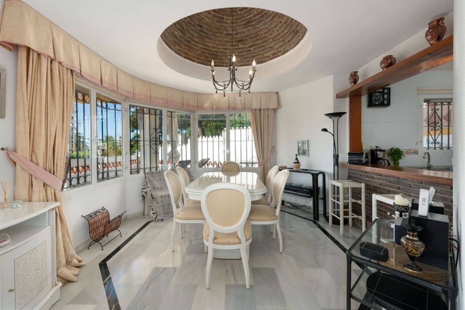 Chalet de 3 habitaciones en Calahonda en venta - 595.000 € (Ref: 9497325)