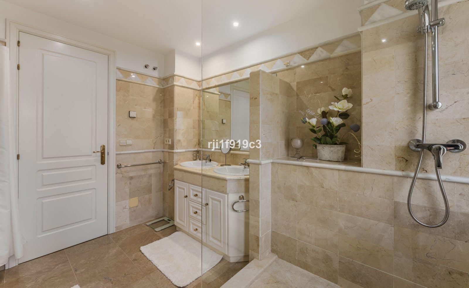 2 bedroom Apartment for sale in Elviria - € 620,000 (Ref: 9497330)