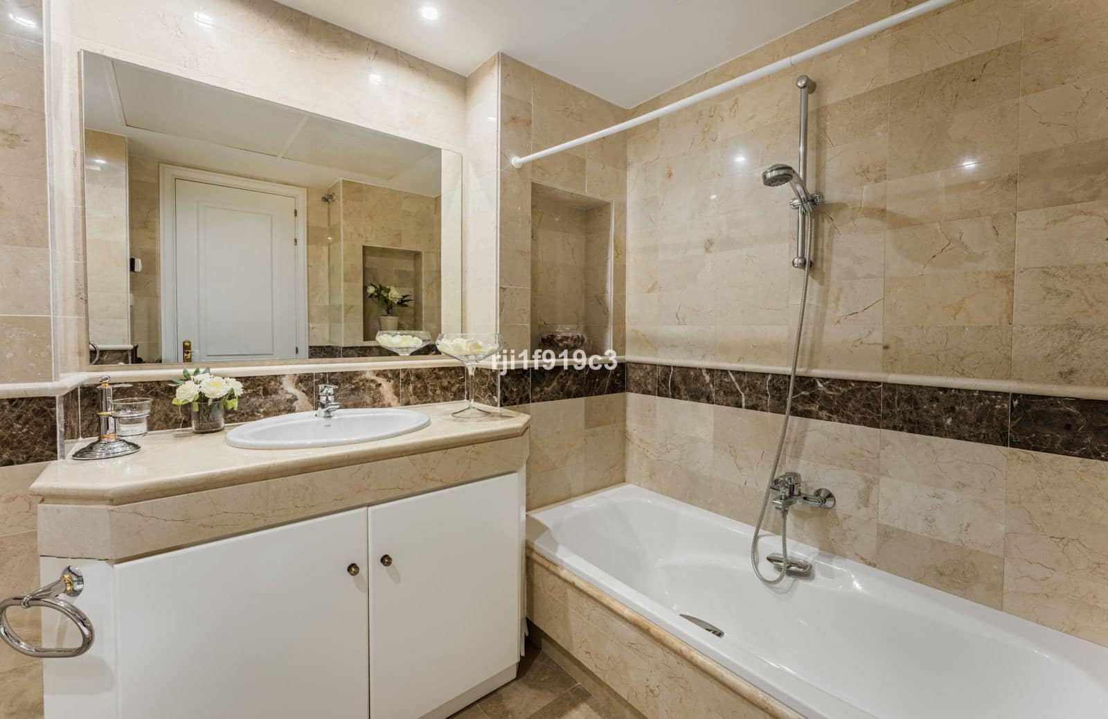 2 bedroom Apartment for sale in Elviria - € 620,000 (Ref: 9497330)