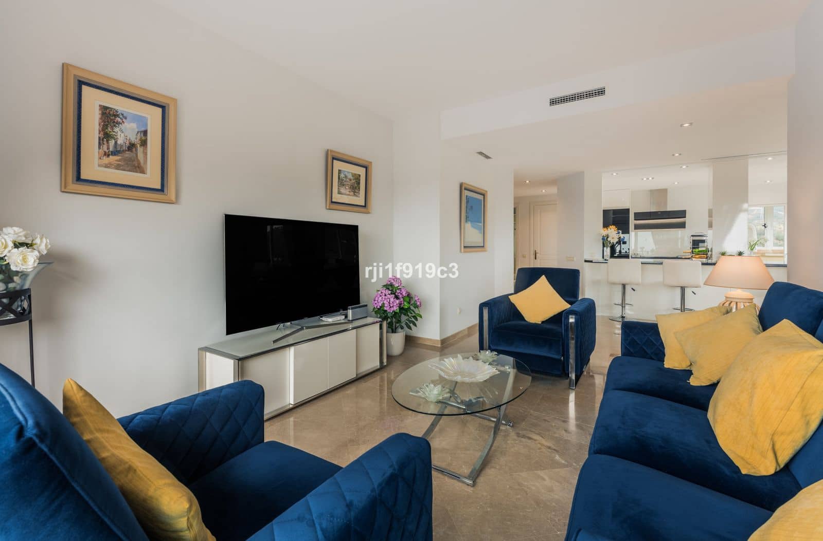 2 bedroom Apartment for sale in Elviria - € 620,000 (Ref: 9497330)