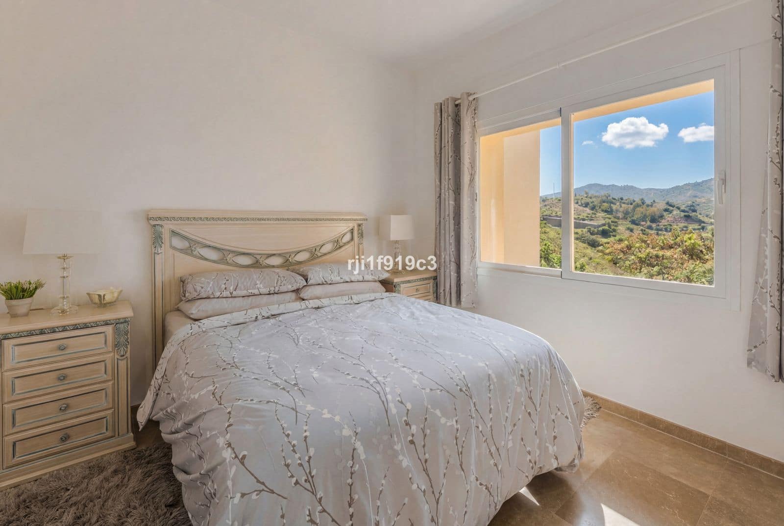 2 bedroom Apartment for sale in Elviria - € 620,000 (Ref: 9497330)