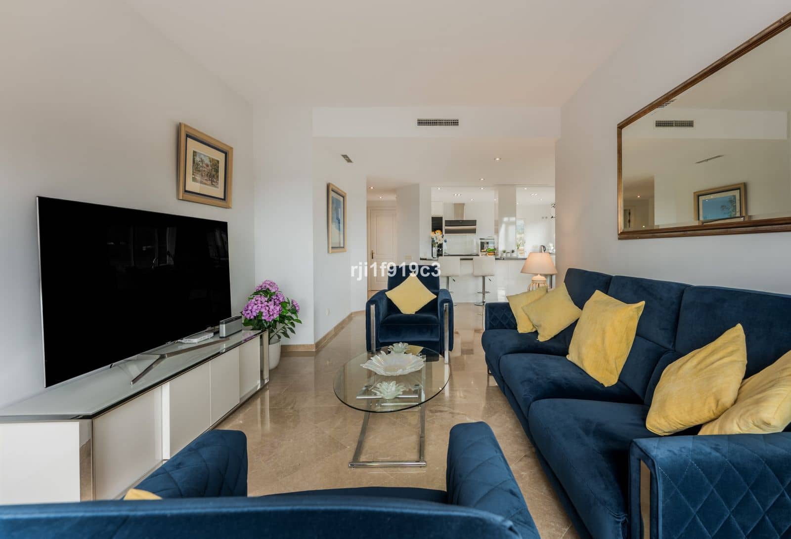 2 bedroom Apartment for sale in Elviria - € 620,000 (Ref: 9497330)