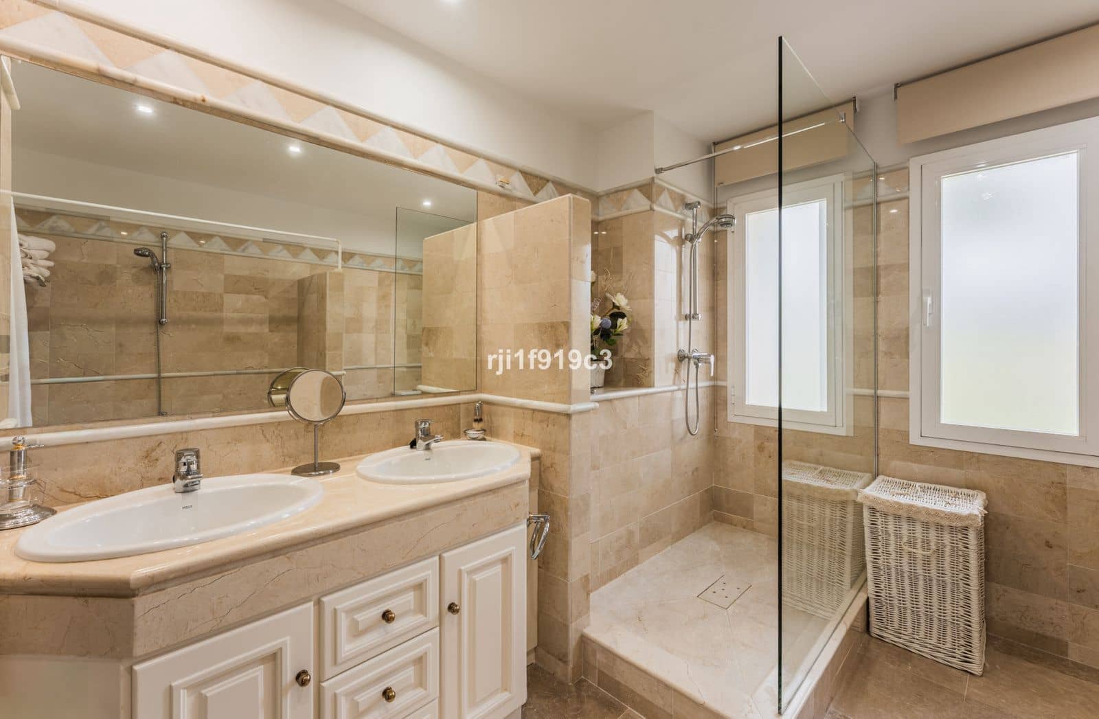 2 bedroom Apartment for sale in Elviria - € 620,000 (Ref: 9497330)